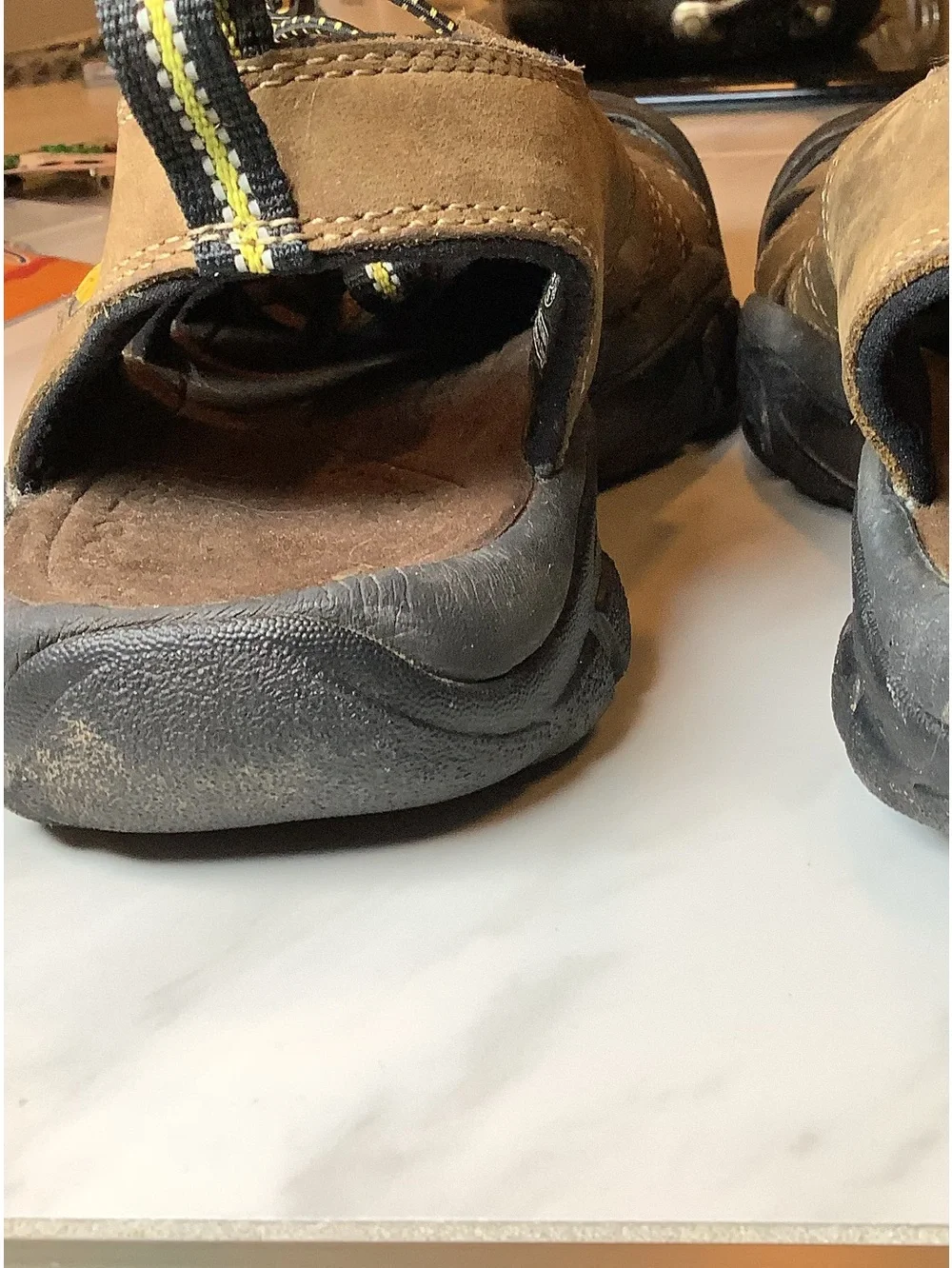 Keen Men’s Newport H2 SZ 9 Sandal Water Hiking Closed Toe